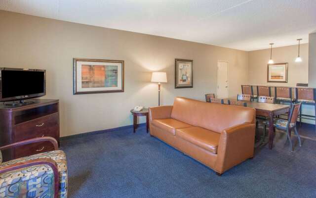 Days Hotel by Wyndham Mesa Near Phoenix