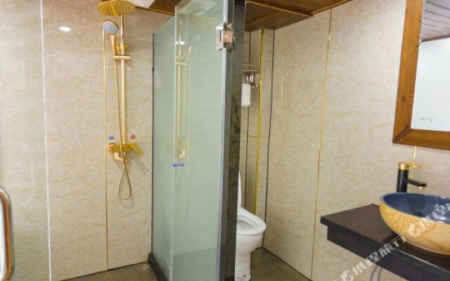 Yixiangju Homestay (Xijiang Qianhu Miao Village Observation Deck Branch)