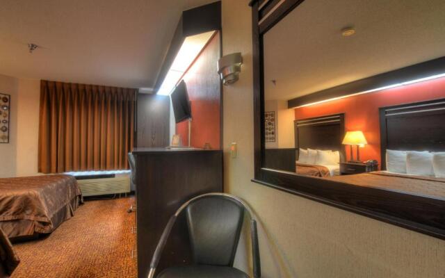 Smoky Mountain Inn & Suites