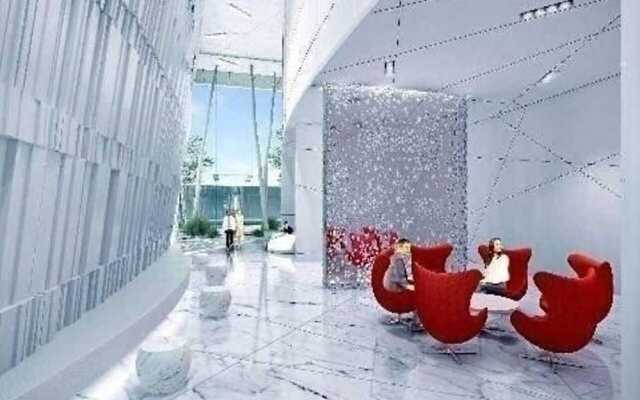 Couples Retreat @downtown With Lakeshore View