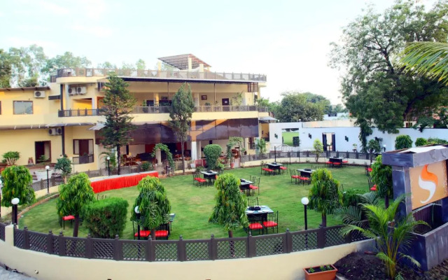 Hotel Saroj Sagar - Sagar