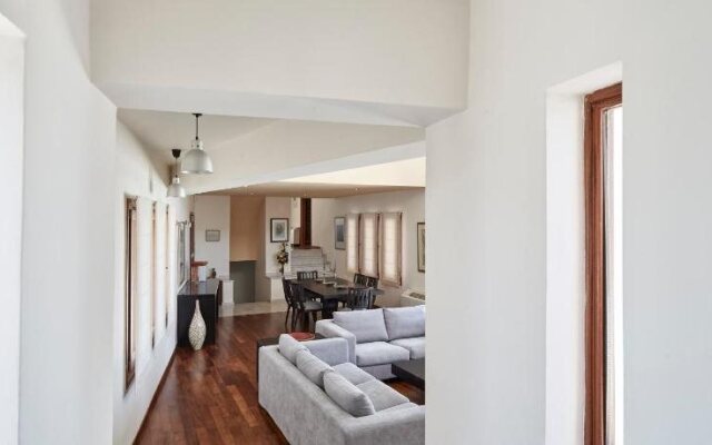 Periscope Villa