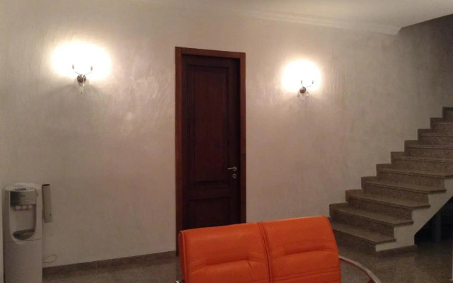 Lasha Guest House