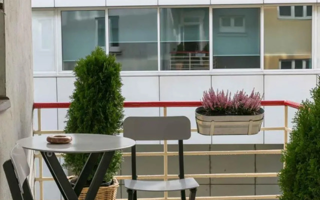Tomas's apartment
