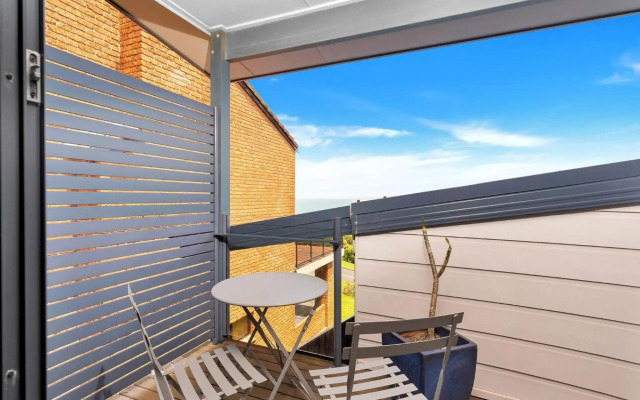 HALCYON Gerroa 4pm Check Out Sundays except Peak season