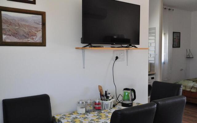 Vastu Dead Sea apartment