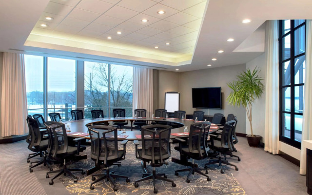 Hilton Toronto/Markham Suites Conference Centre & Spa