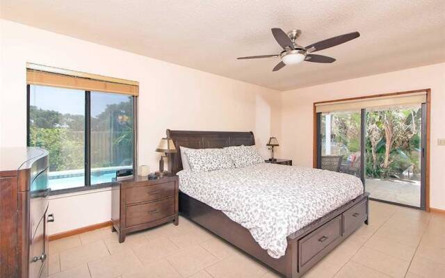 Blue Oasis - Three Bedroom Home