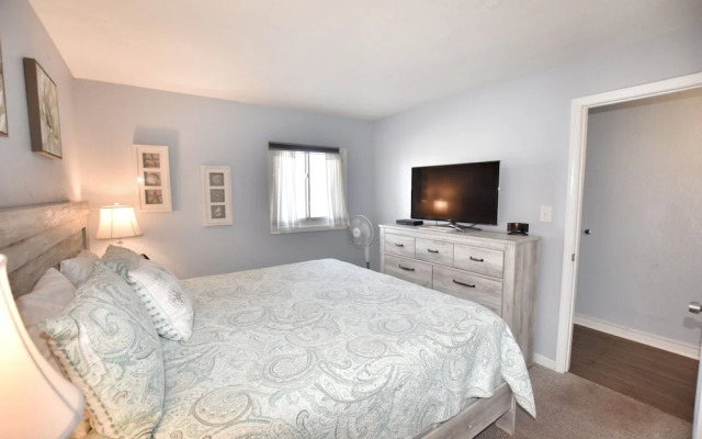 0403 Waters Edge Resort 1 Bedroom Condo by RedAwning