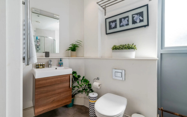 Bright & Spacious Battersea Flat