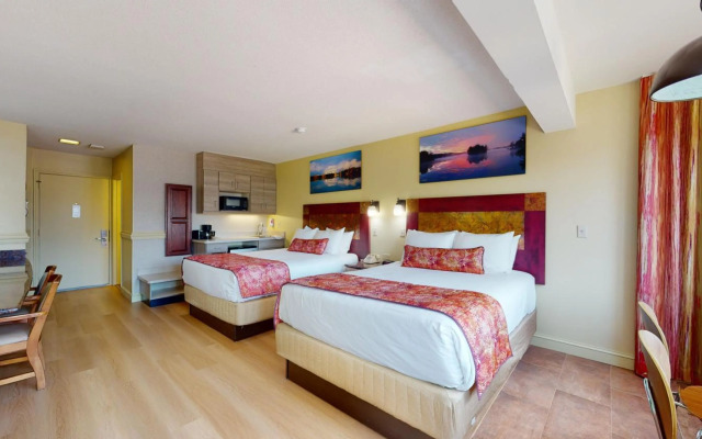 Surfside On The Lake