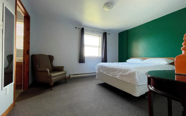 Sea Breeze Cottages & Motel