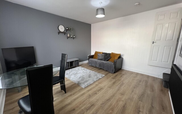 City Escape - Charming 2-bed House