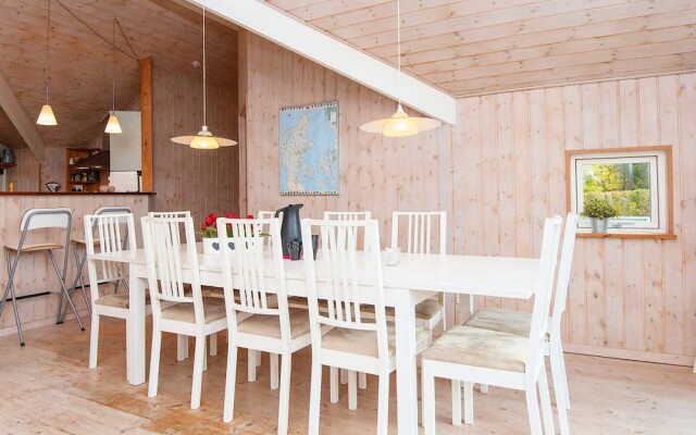 10 Person Holiday Home in Farvang-by Traum
