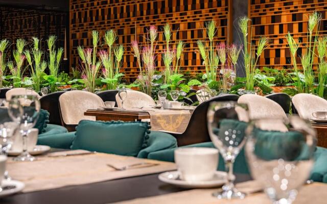 Les Ambassadeurs Marina Hotel & Casino