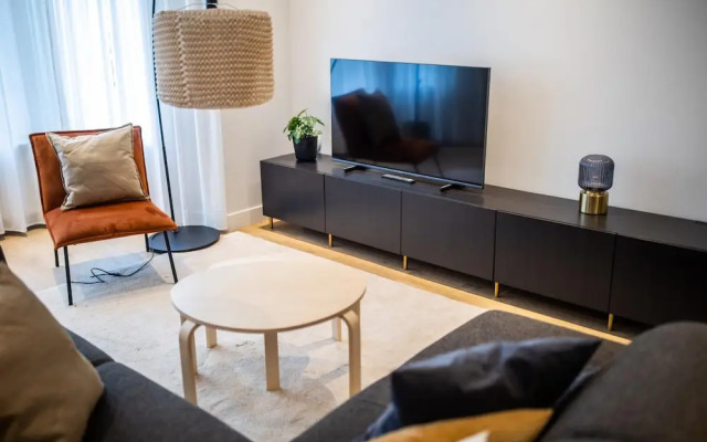 Spacious 2 Bedroom Serviced Apartments 71-77m2
