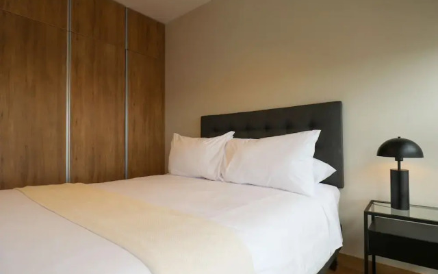 Elegant 3BR Duplex With Balcony in Miraflores