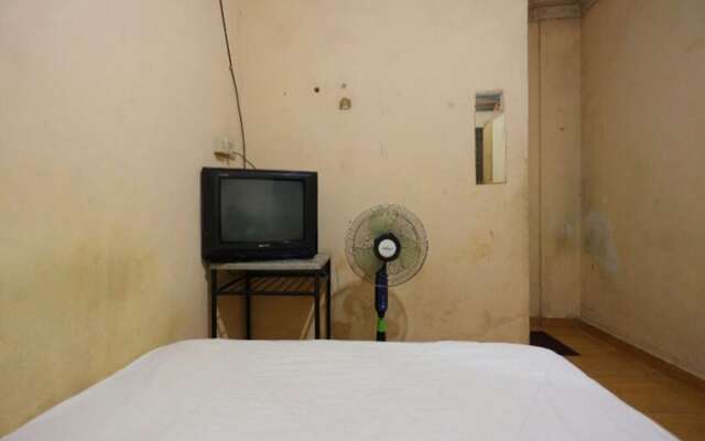 SPOT ON 93460 Lewi Family Guest House Near GBKP Bangun Mulia Km. 11