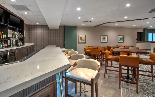 DoubleTree by Hilton Lansing