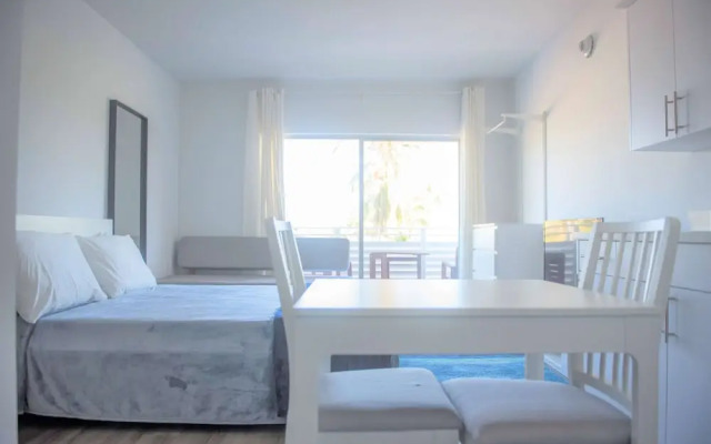 SoBe 12th and Ocean Suites