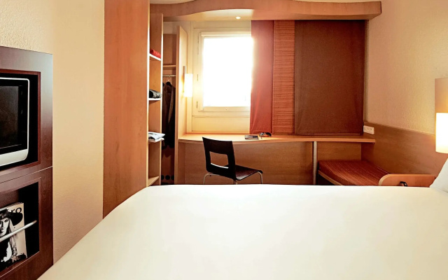 ibis Epinay sur seine Gennevilliers