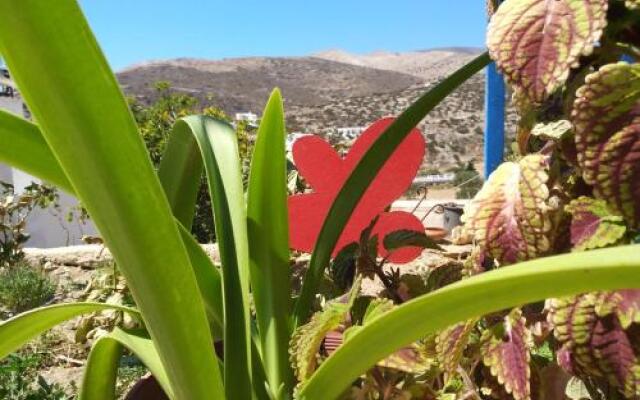 Pirgari Rooms Sikinos