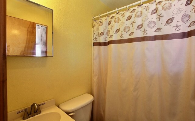 40 Hatteras Blew Studio Bedroom Condo by RedAwning