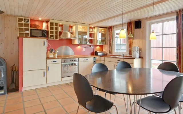 Tasteful Holiday Home in Hemmet near Sea