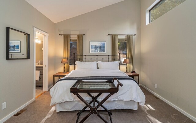 Archie's Bungalow by Tahoe Mountain Properties