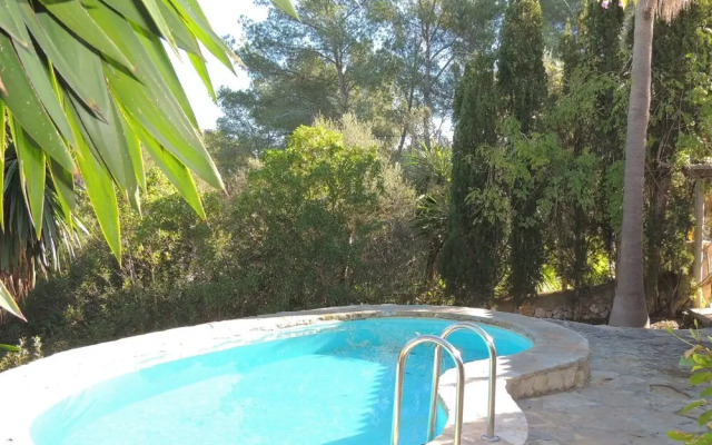 Villa With Pool and air Conditioning