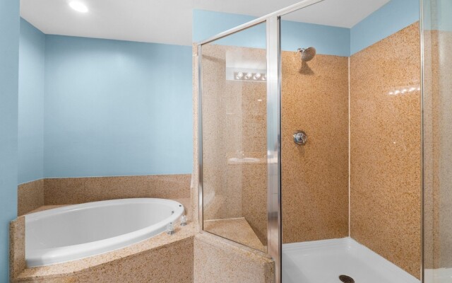 Laketown Wharf 609 - Beach, Please