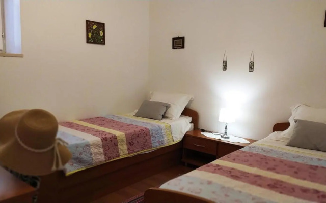 Garden apartment with a View