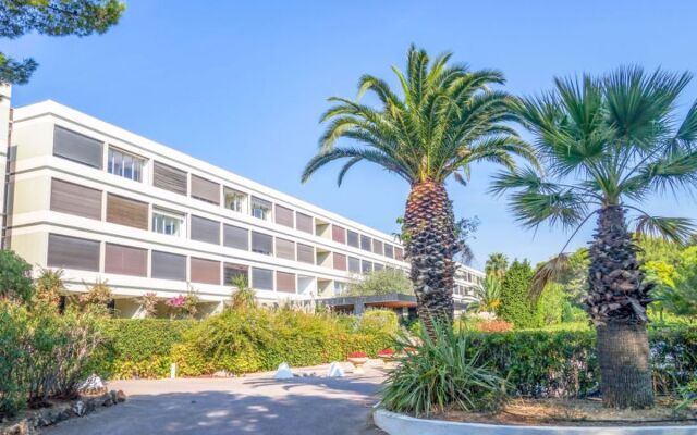 Athena Residence 9813