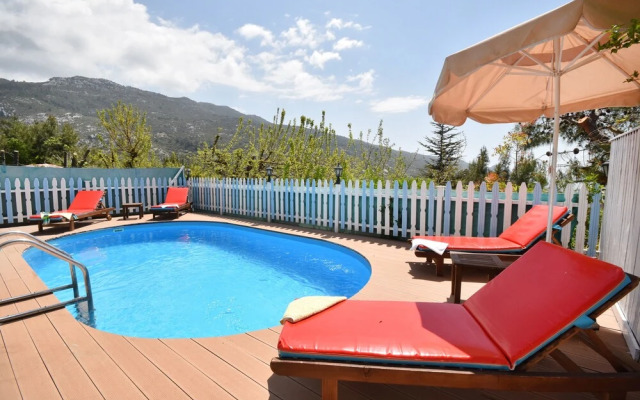 Villa Sezar by Helaltatilvillari