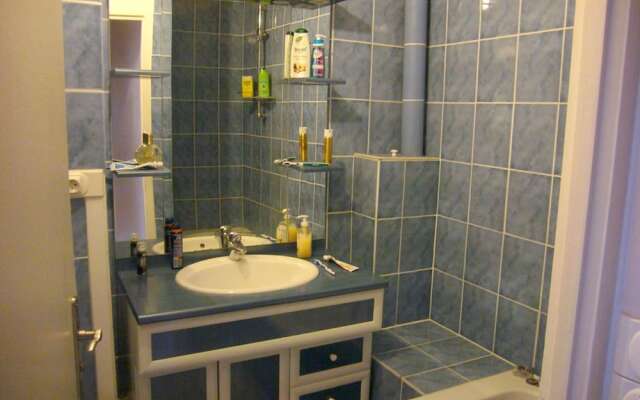 Apartment With 2 Bedrooms In Marly Le Roi With Furnished Balcony And Wifi