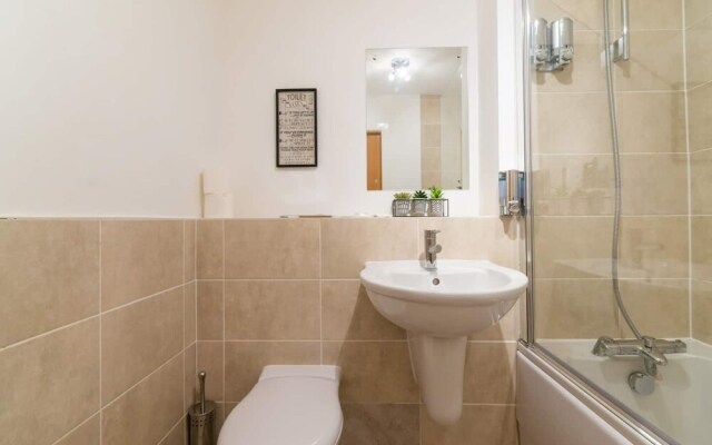 Executive City Apartment -Near Greengate