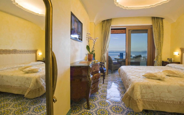 Strand Hotel Terme Delfini