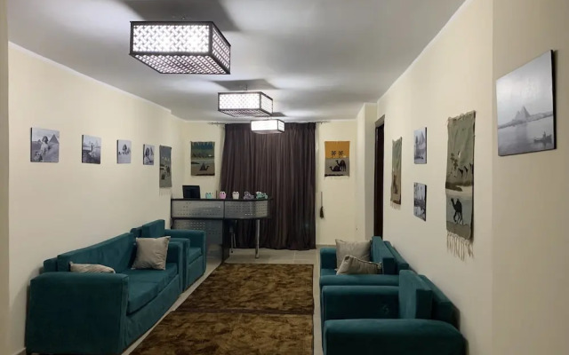 9 Pyramids Inn