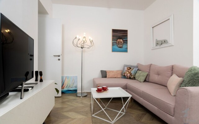 Mina Apartment