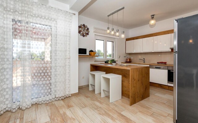 Awesome Home in Premantura With Wifi and 5 Bedrooms