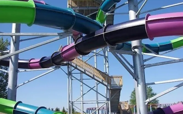 Darien Lake Lodge on the Lake