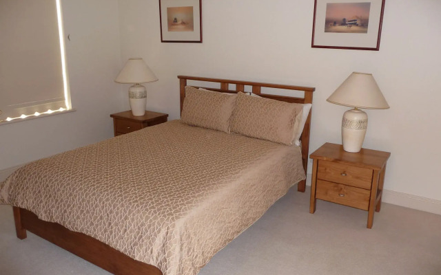 City Escape 3BD in Adelaides East End 5