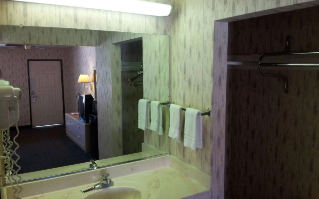 Sun Valley Inn & Suites