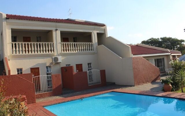 Flamboyant Guest Lodge