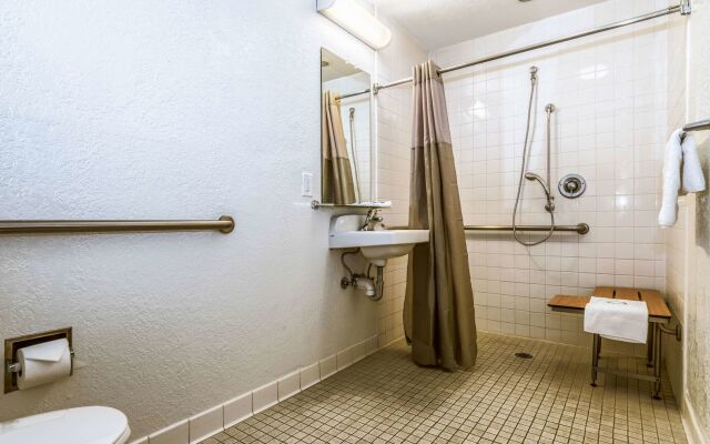 Motel 6 Anaheim, CA - Fullerton East