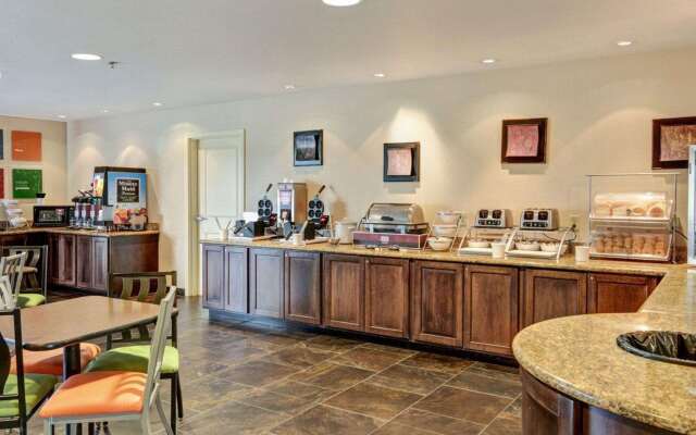 Comfort Suites near Hot Springs Park