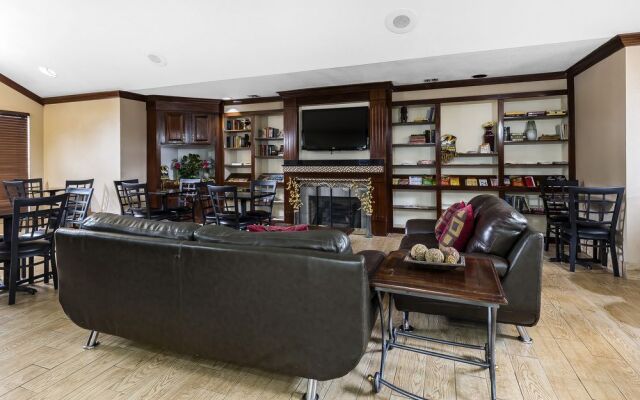 Quality Inn & Suites Columbia I-70