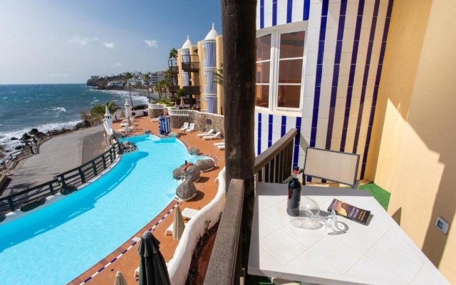 Altamar 44 balcony&pool By CanariasGetaway