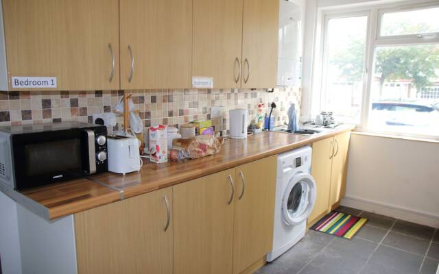 Dbl Rooms, Ensuite available, WiFi & Netflix Bham