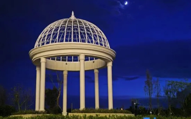 Tengchong East Lake Thermal Spa Hotel
